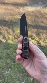 Завантажте та відтворіть відео в засобі перегляду галереї, Поганка Ч/Б
